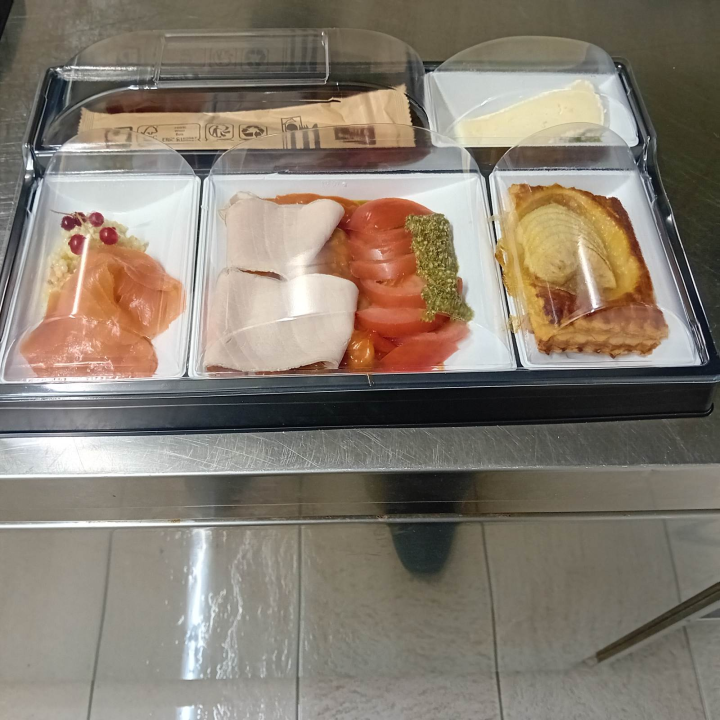 Notre service traiteur à domicile est conçu pour simplifier l’organisation de vos occasions spéciales